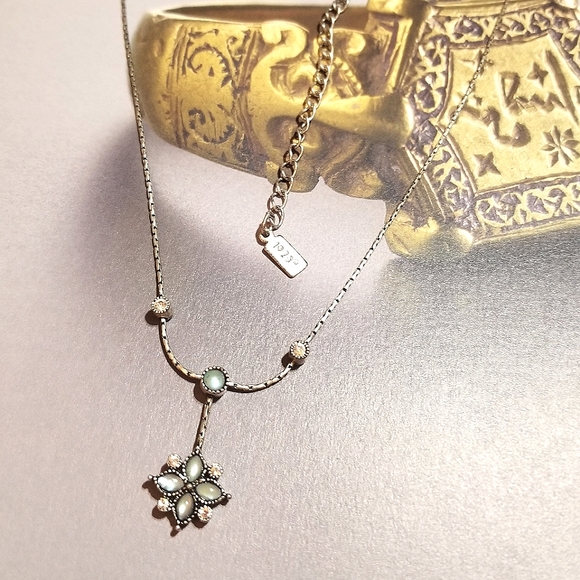 VTG 1928 Minimalist Victorian Inspired Flower drop Necklace - Picture 3 of 7